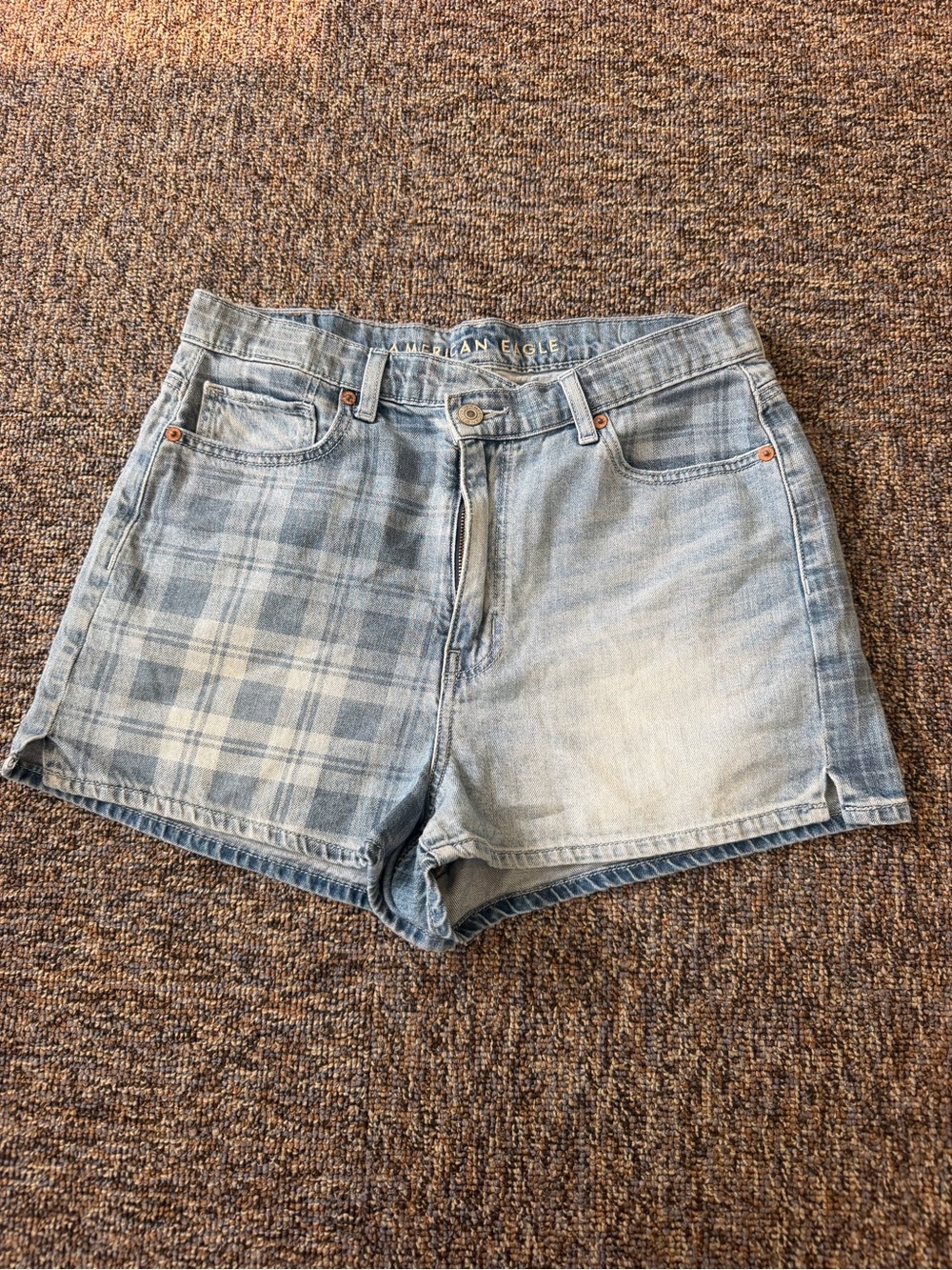 American Eagle Outfitters Light Blue Denim Plaid Women’s Shorts Size 8 Mom